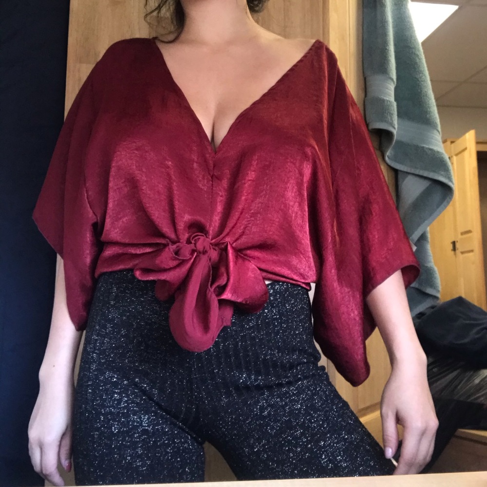 Fig Leaf low cut front tie top